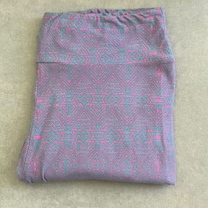 LuLaRoe Tall & Curvy Leggings